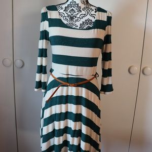 Green and Cream 3/4 Length Sleeve Dress
